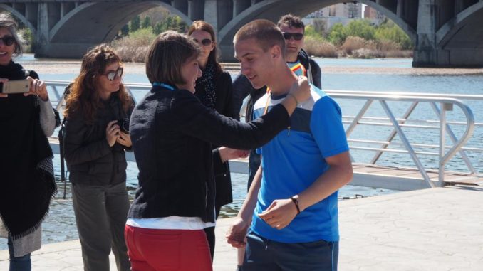 Elena Ayuso realiza la entrega de medallas en las I Olimpiadas Escolares Erasmus +