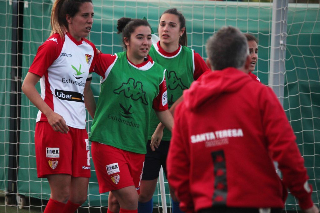 Estefa da la victoria al Santa Teresa en el descuento Estefa da la victoria al Santa Teresa en el descuento