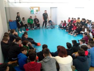 El Mideba vuelve al colegio. Varios componentes del equipo han visitado varios centros escolares dentro del programa Proades