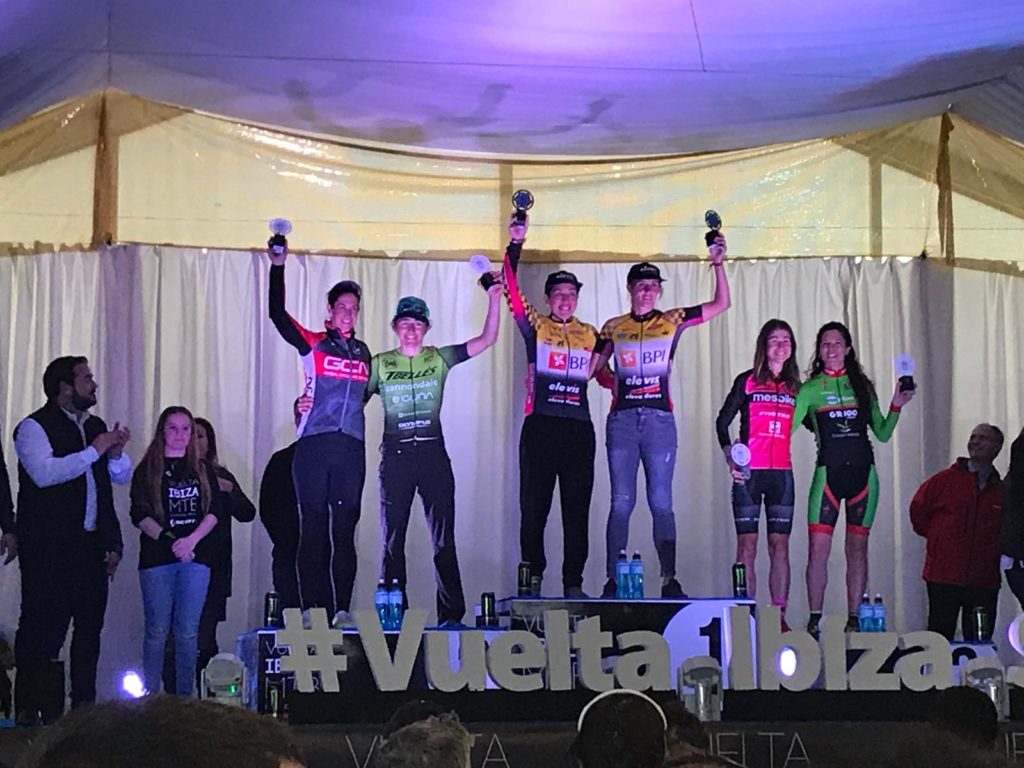Desi Castro y Aida Beteta acaban terceras en la Vuelta Ibiza BTT