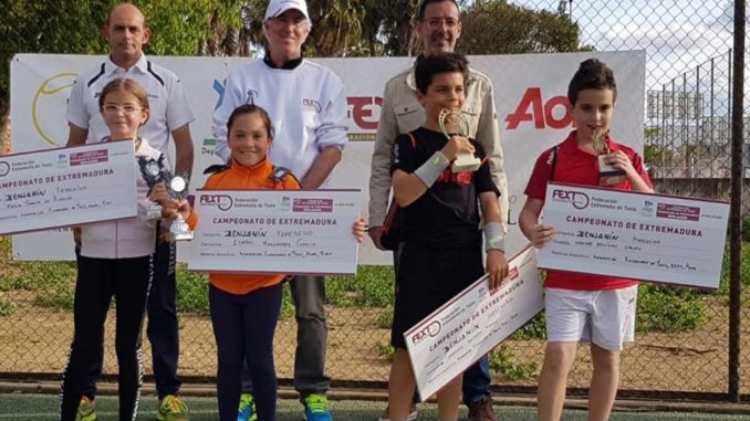 El Club de Tenis Montijo albergó las finales del Campeonato de Extremadura de Tenis en categoría benjamín