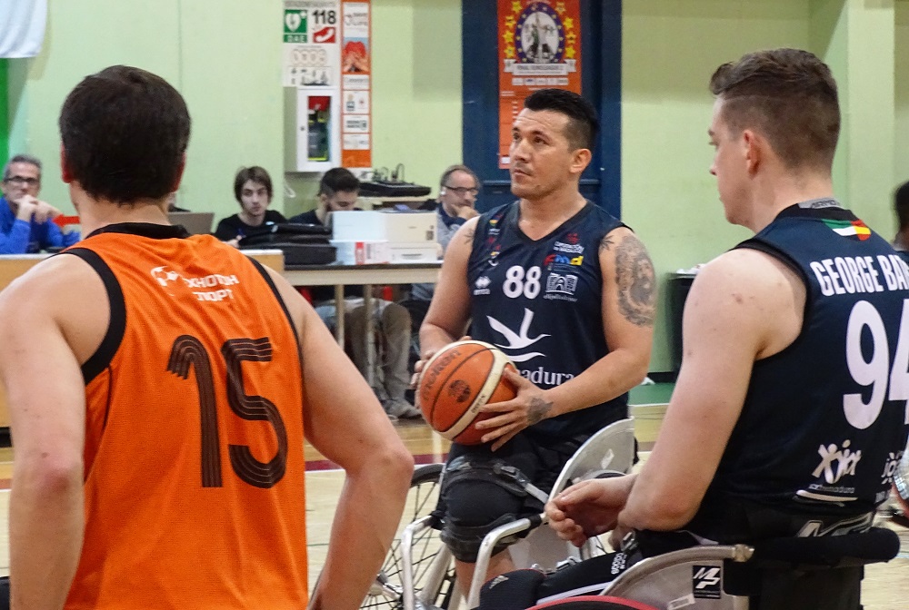 El Mideba Extremadura inicia la final de al Euroliga 2 imponiendo su ley