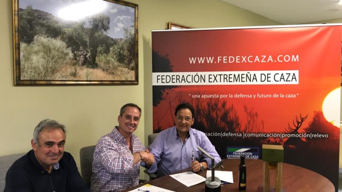 La cooperativa de aceite ‘Úmm’, nueva empresa colaboradora de la Federación Extremeña de Caza