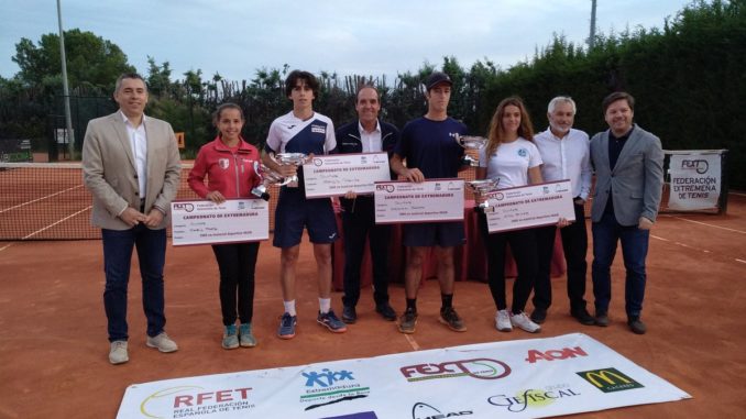 El Club de Tenis Cabezarrubia ha acogido las finales del Campeonato de Extremadura Junior