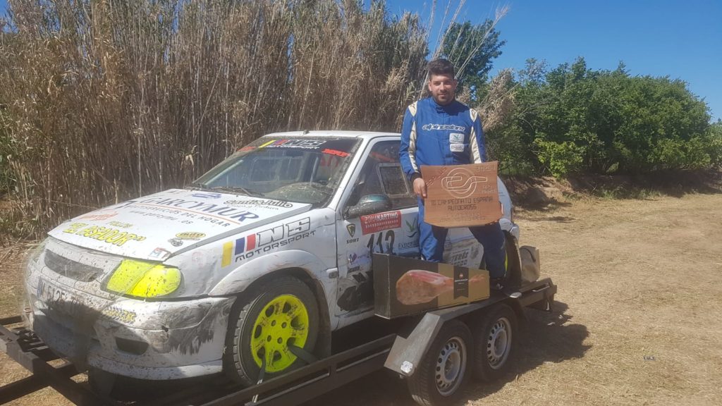 Primer puesto en la categoría Off Road Series y octavo de la general de la División II para Vázquez en el Autocross de Esplús