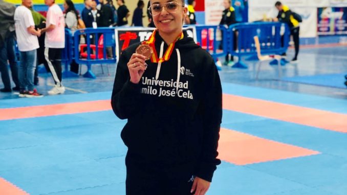 Marta García se cuelga la medalla de bronce en el nacional
