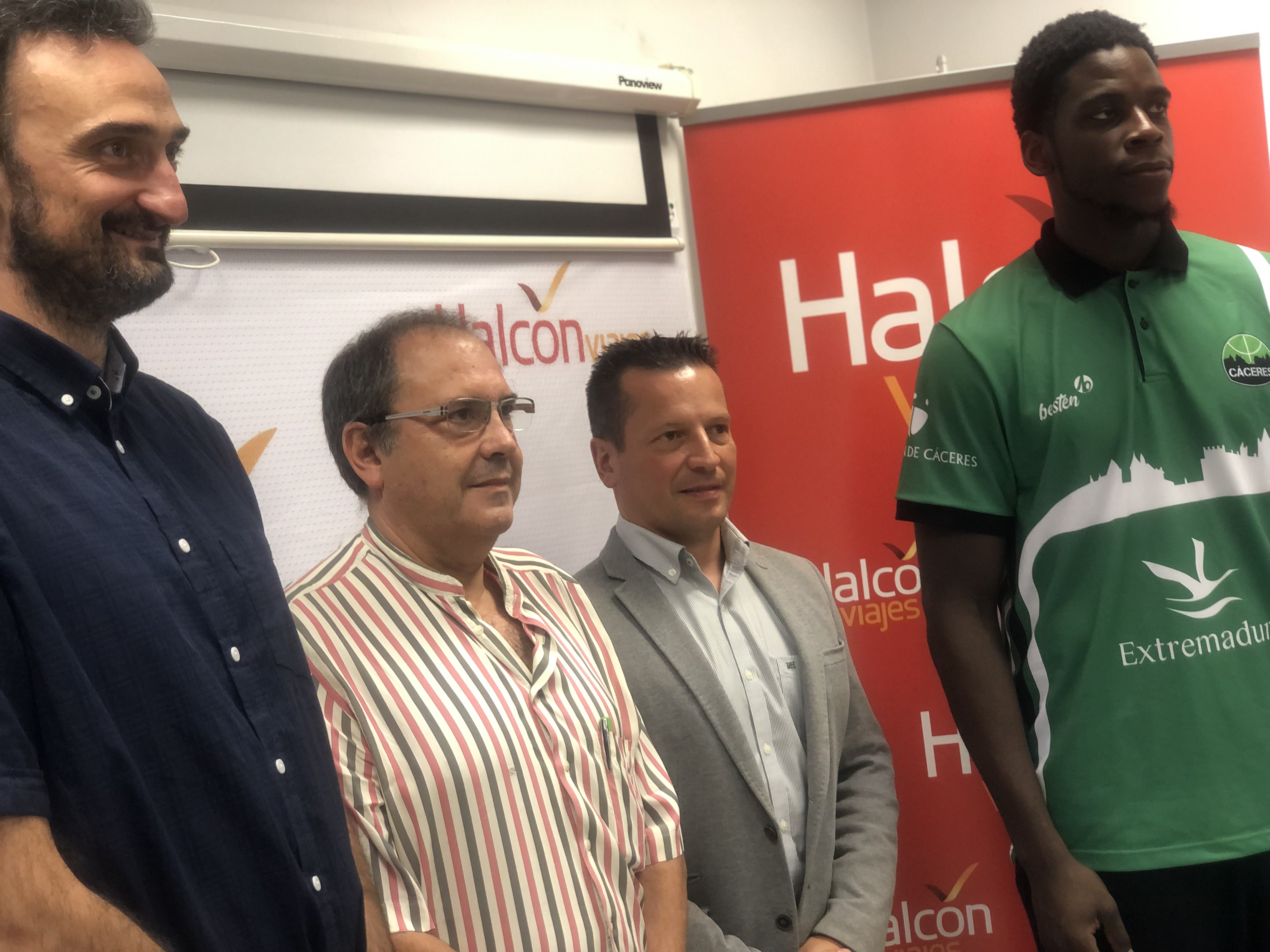 Arkeem Joseph llega al Cáceres de la mano de Halcón Viajes Arkeem Joseph llega al Cáceres de la mano de Halcón Viajes