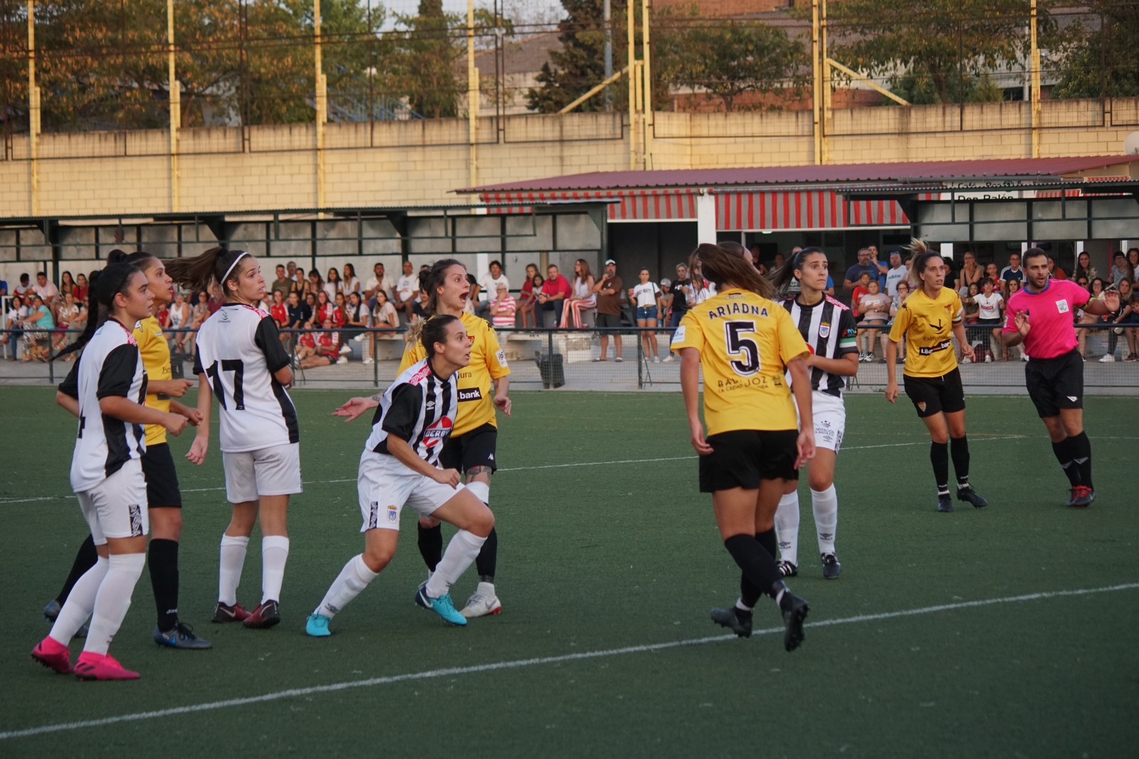 Contundente victoria del Santa Teresa ante el CD Badajoz y pase a la final | 6-0