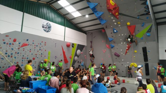 El Rocódromo Cereza Wall de Plasencia acogió una competición con el futuro formato olímpico