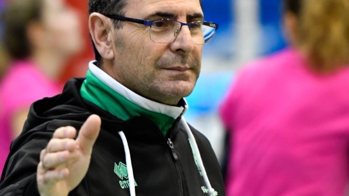 Gómez: “Nuestro objetivo es la incorporación de las jóvenes al septeto base”