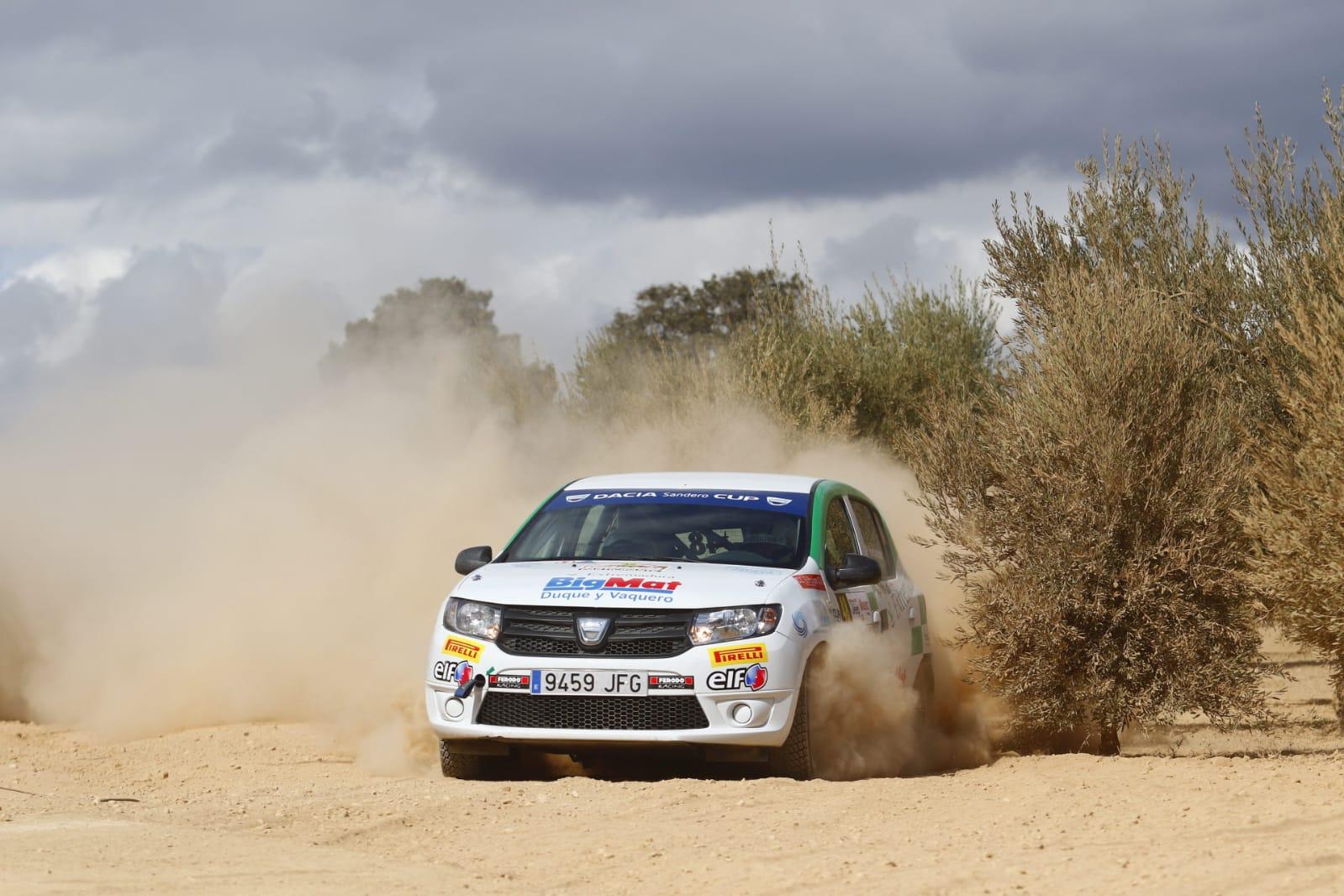 Hernández y Gil cuartos en Granada en la Dacia Sandero