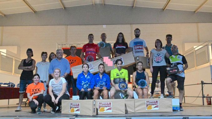 María Remedios Mendoza y Antonio Cerezo ganan el VII Duatlón Cros de Monesterio