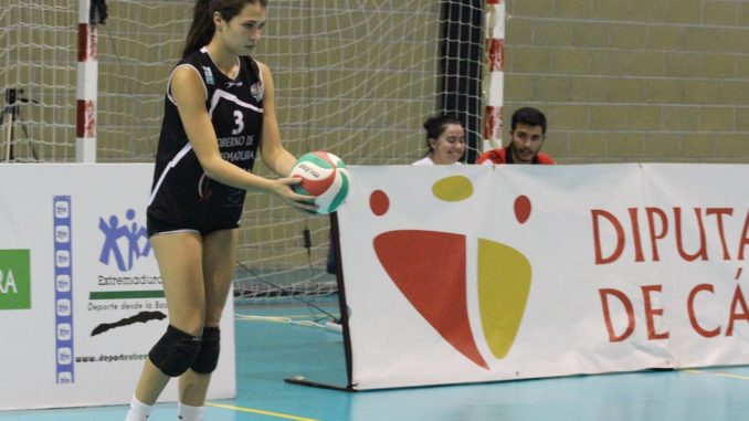 El Extremadura Arroyo recibe al líder Torrejón de al ex-arroyana Blanca Izquierdo