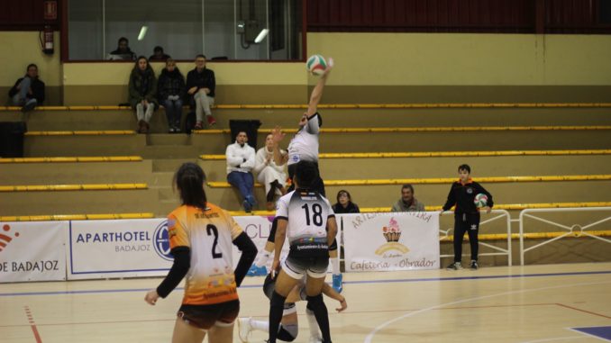 El Extremadura Aparthotel MM Badajoz de Superliga 2 vuelve a viajar a Galicia
