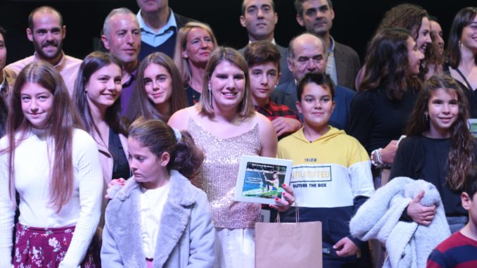 Elena Ayuso es distinguida en la gala anual del piragüismo extremeño