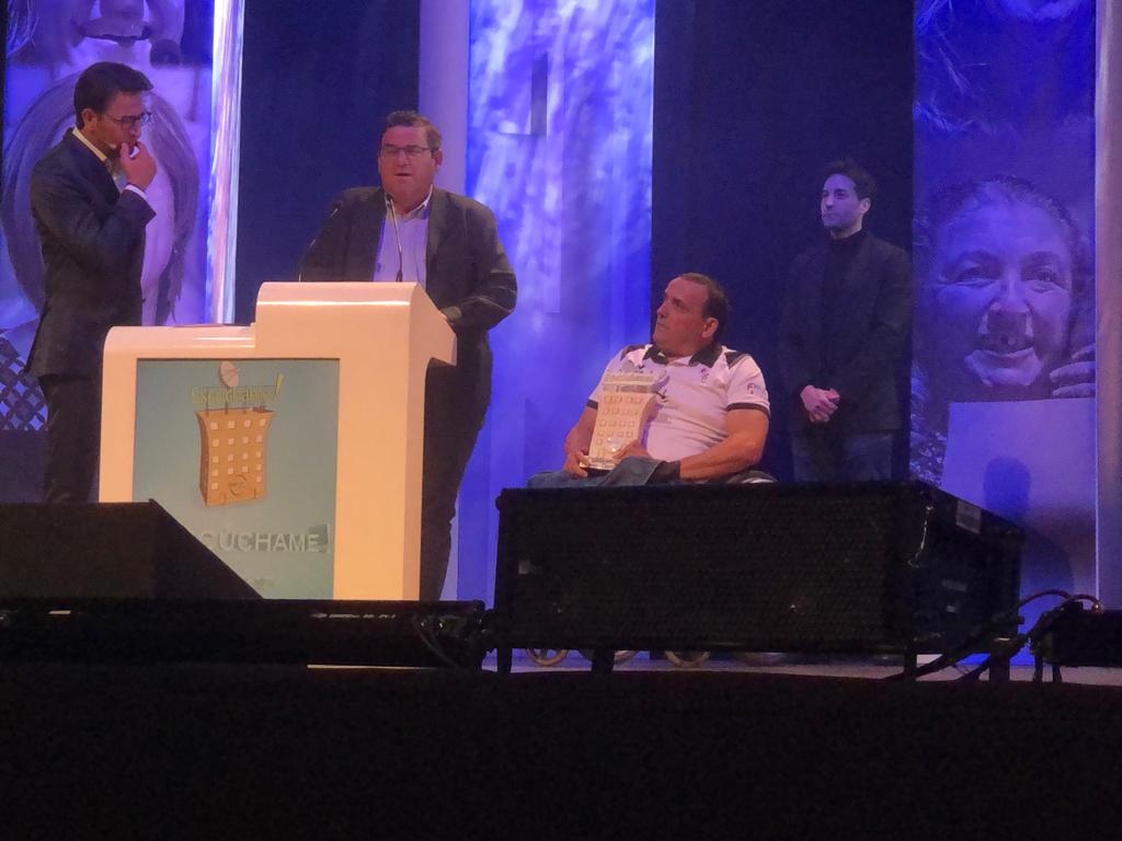El Extremadura Mideba Calero Sumistros ha recibido el premio Escúchame
