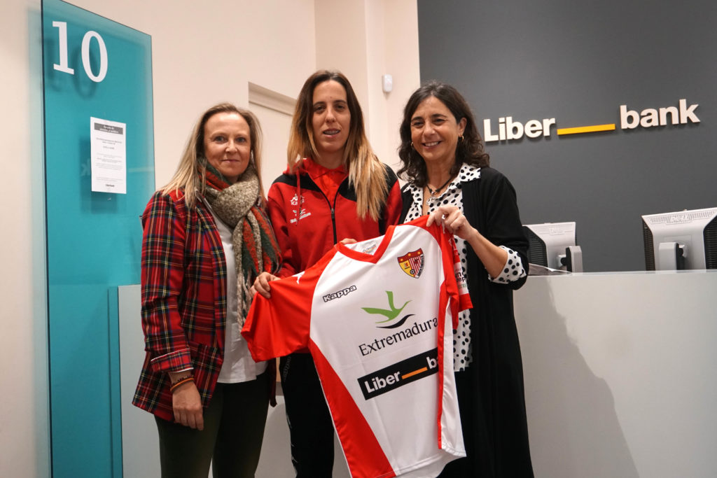 El Santa Teresa Badajoz y Liberbank renuevan su acuerdo