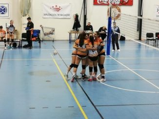 El Primera Femenino gana un complicado partido contra el Club Voleibol Bruxas