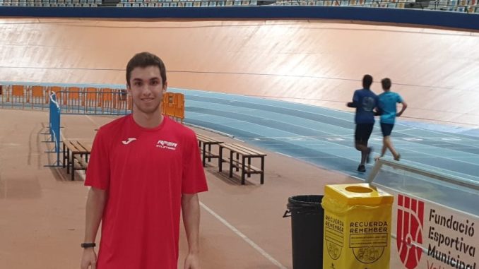 Hernán Cortés, el atleta del CAPEX, concentrado con la selección española sub20 del relevo 4 x 100 m. l