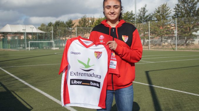 Presentada la nueva jugadora Blanca Moreno: “Vengo con muchas ganas e ilusión”