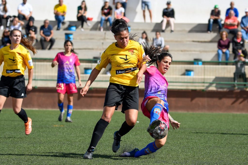 Victoria y liderato del Liberbank Santa Teresa Badajoz en Gran Canaria | 0-2
