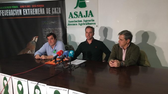 FEDEXCAZA y ASAJA Extremadura presentan sus propuestas para el desarrollo de la Ley de Caza