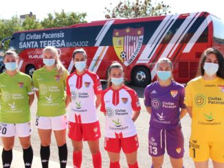 El Civitas Santa Teresa Badajoz echa a rodar luciendo naming, autobús y nueva camiseta
