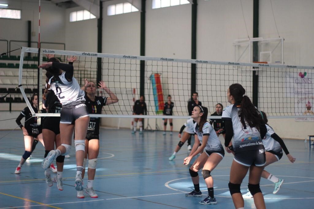 El Extremadura CPV vuelve a la competición oficial con público en las gradas