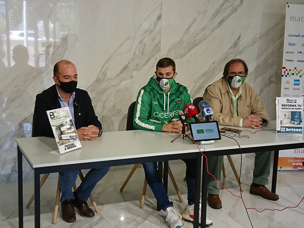 Presentación oficial de Fran Cárdenas como jugador del Cáceres Patrimonio de la Humanidad