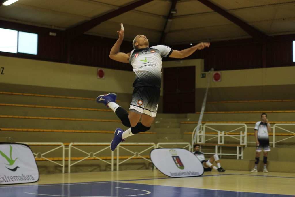 El CD Badajoz Extremadura de Superliga 2 quiere seguir ganando ante el Intasa San Sadurniño