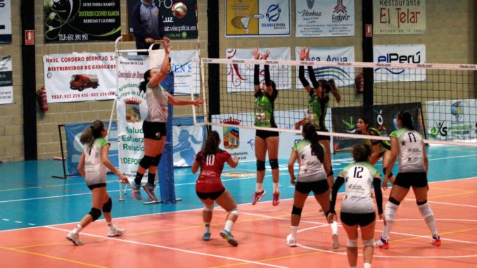 El Extremadura Arroyo logra un 3 de 3 tras derrotar por 3-1 al FCA Rivas