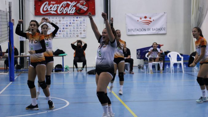 Victoria de líder del CD Badajoz Extremadura ante el CUV Alcorcón