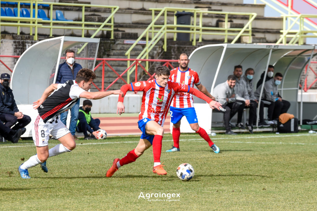 El Don Benito hace sufrir al Badajoz que finalmente se lleva los puntos del derbi