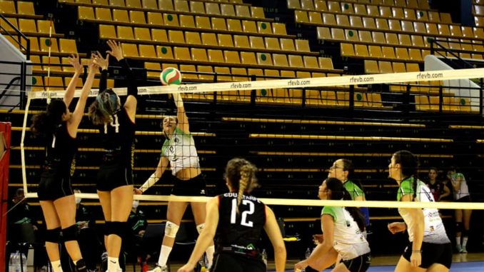 El Extremadura Arroyo sufre pero derrota 2-3 a Sestao y continúa segundo