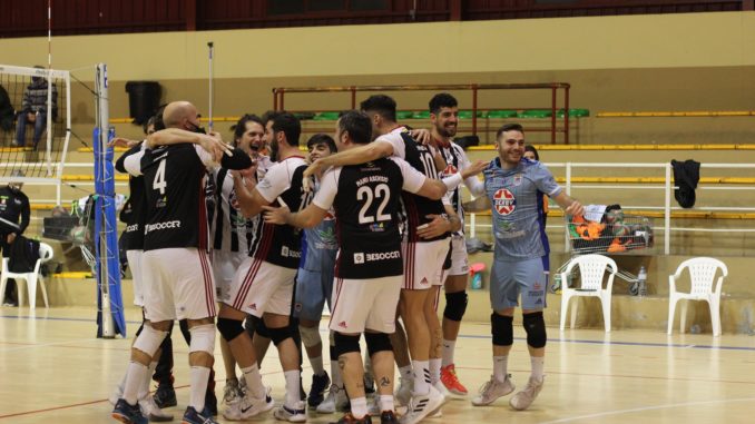 El CD Badajoz Extremadura de Superliga Masculina 2 derrota al líder Dumbría