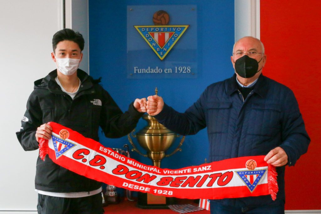 YUYA Y EL PRESIDENTE MANUEL VELARDE