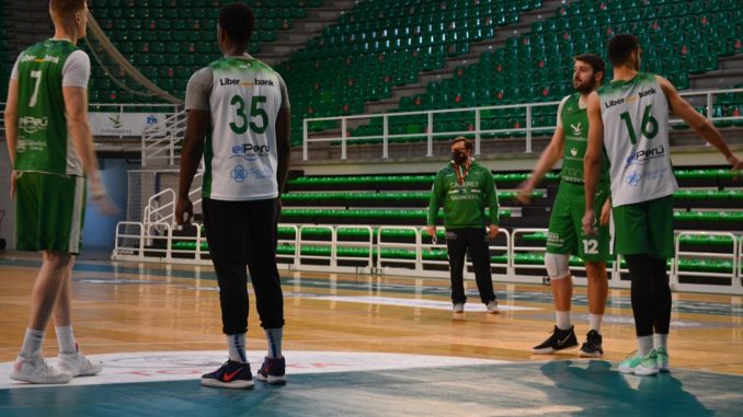 El Cáceres pone rumbo a Lleida para recuperar el partido pendiente