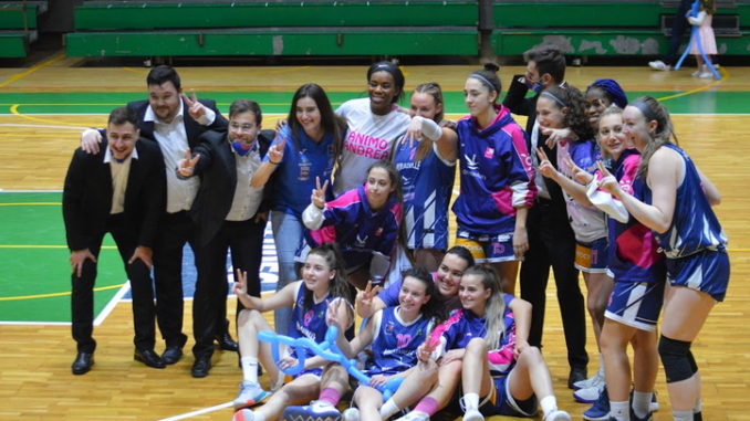 Foto de grupo tras el partido