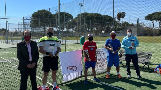 Extremadura ha puesto en marcha el I CIRCUITO SENIOR DE TENIS