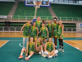 El equipo posando al final del partido