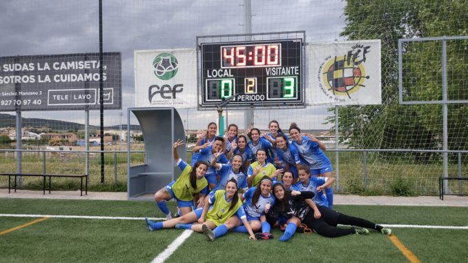 El equipo posando al final del partido