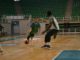 Jorge Sanz defendido por Raven Barber durante un entrenamiento