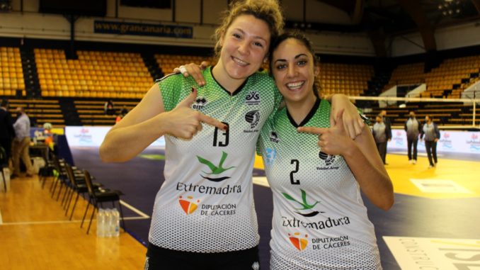 Las Marías posan sonrientes tras una victoria