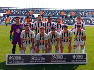 11 inicial del filial del CD Badajoz en su partido