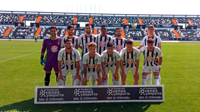 11 inicial del filial del CD Badajoz en su partido