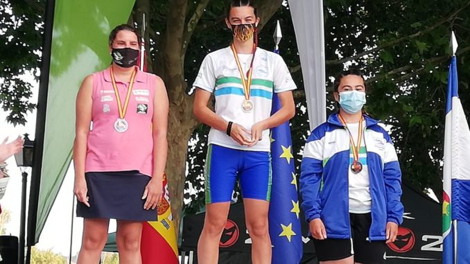 Elena Ayuso en el podio