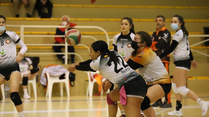 El Extremadura Badajoz CPV tropieza en casa ante el CV Torrelavega